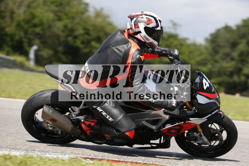 /Archiv-2024/29 12.06.2024 MOTO.CH Track Day ADR/Gruppe blau/42